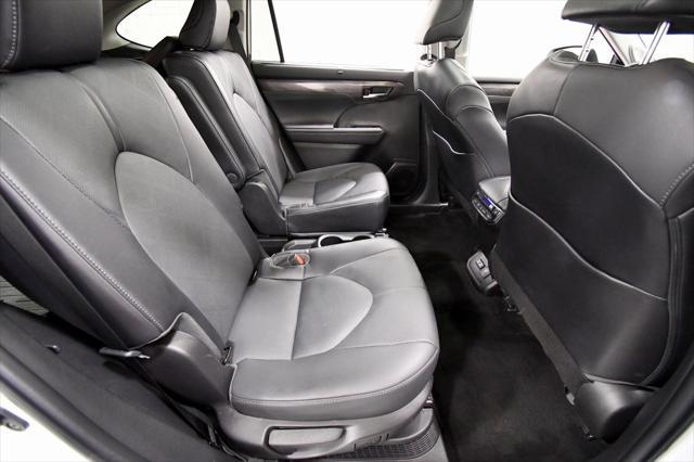 used 2022 Toyota Highlander Hybrid car, priced at $43,999