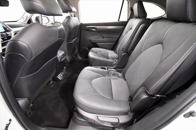 used 2022 Toyota Highlander Hybrid car, priced at $43,999