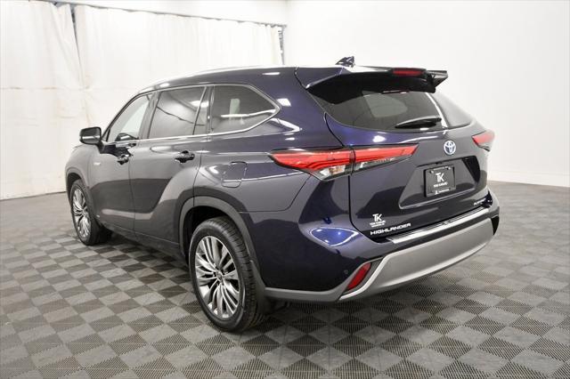 used 2020 Toyota Highlander Hybrid car, priced at $33,499