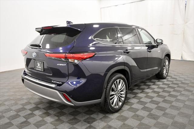 used 2020 Toyota Highlander Hybrid car, priced at $33,499