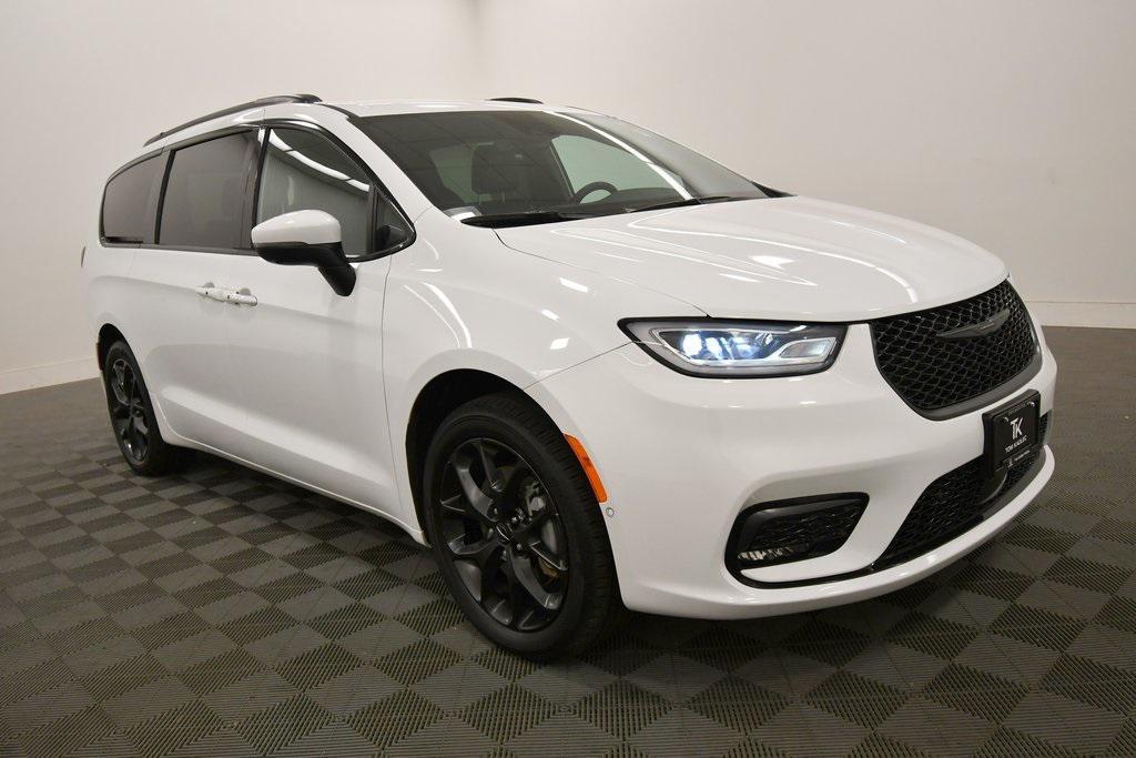 used 2023 Chrysler Pacifica car, priced at $33,999