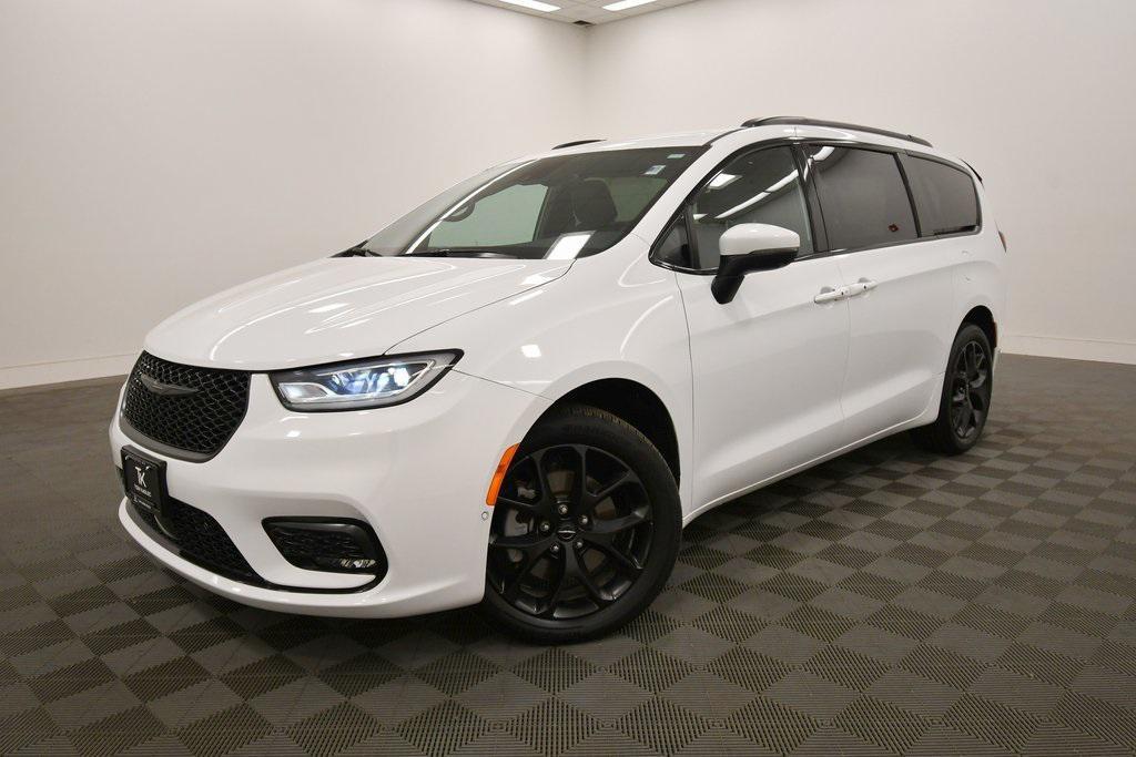 used 2023 Chrysler Pacifica car, priced at $33,999