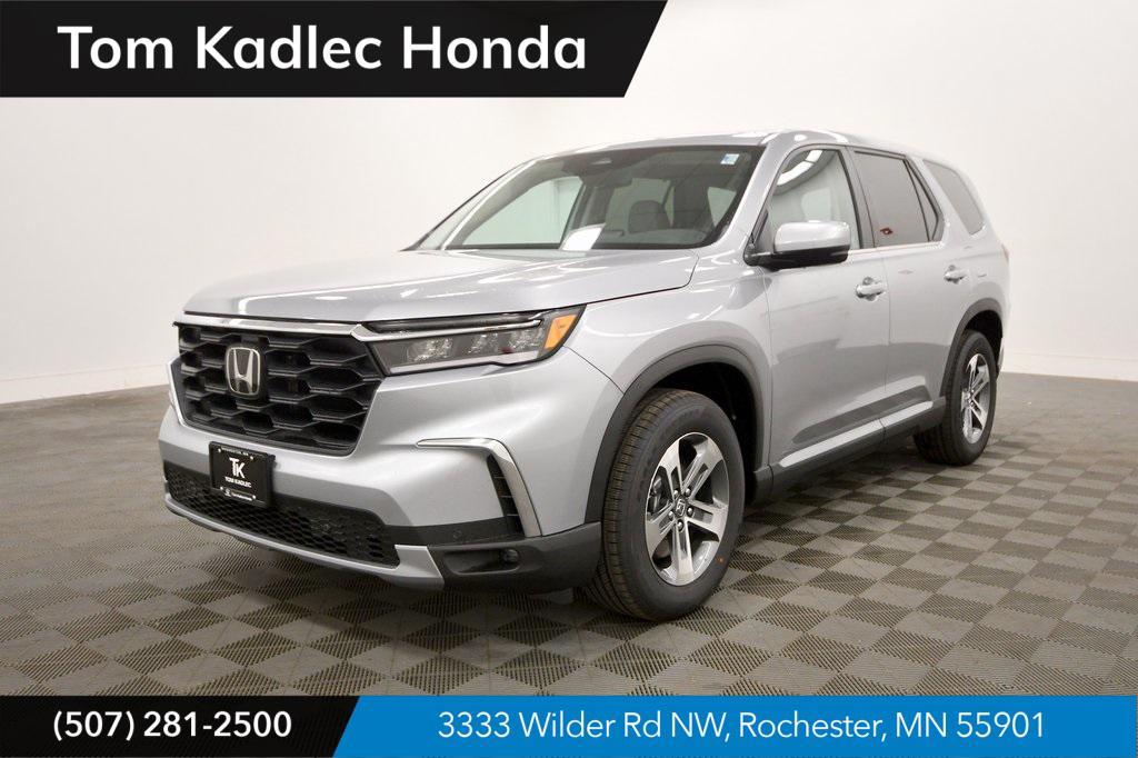 new 2025 Honda Pilot car, priced at $44,270