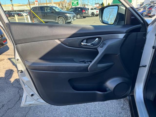 used 2017 Nissan Rogue car