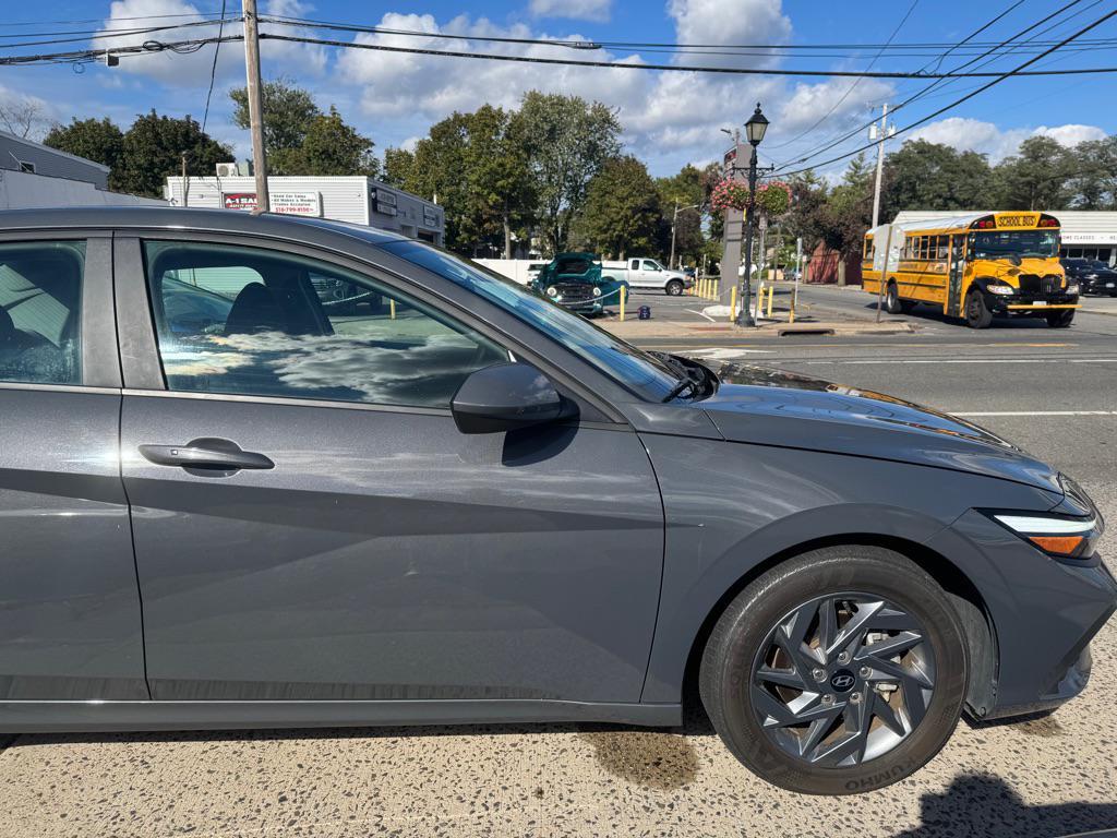 used 2024 Hyundai Elantra car