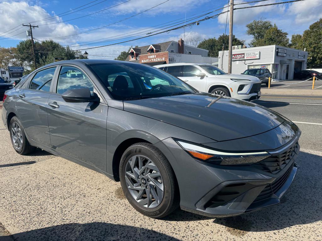 used 2024 Hyundai Elantra car