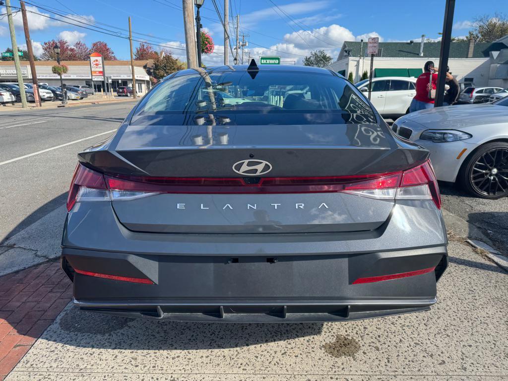 used 2024 Hyundai Elantra car