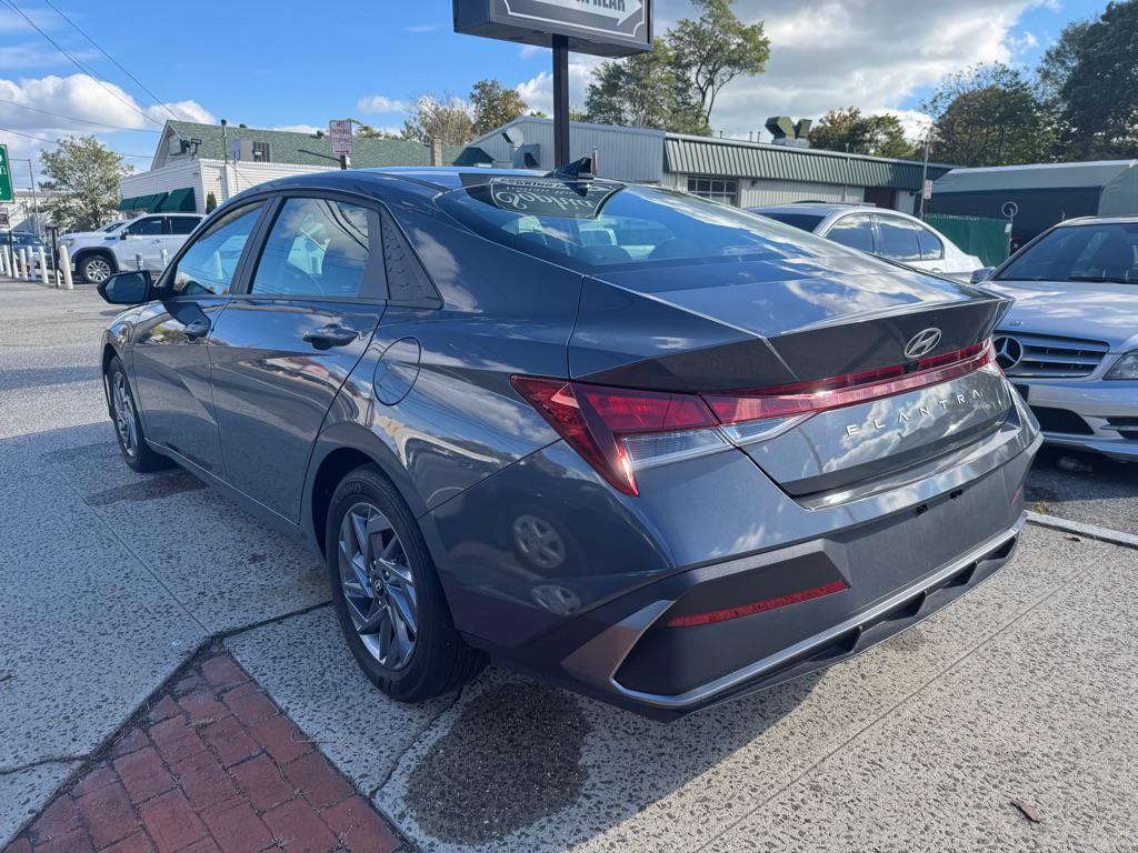 used 2024 Hyundai Elantra car