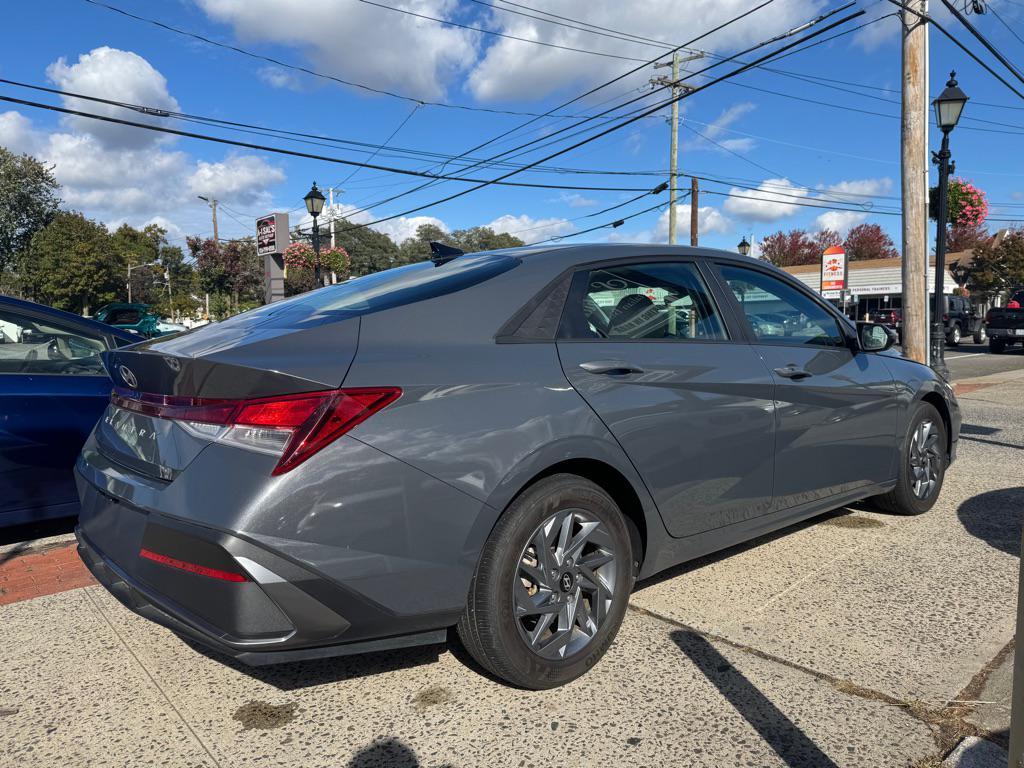used 2024 Hyundai Elantra car