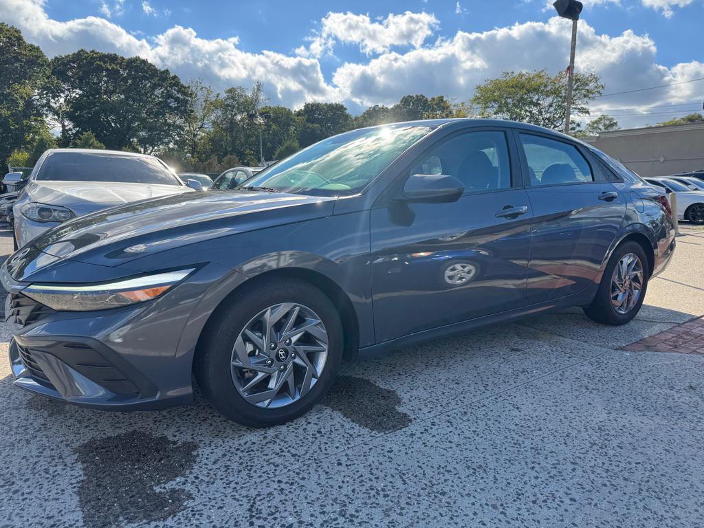used 2024 Hyundai Elantra car