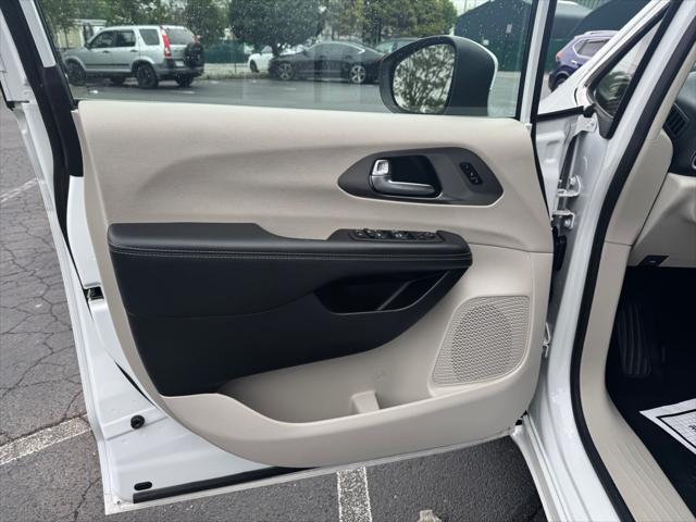 used 2023 Chrysler Pacifica car, priced at $23,795