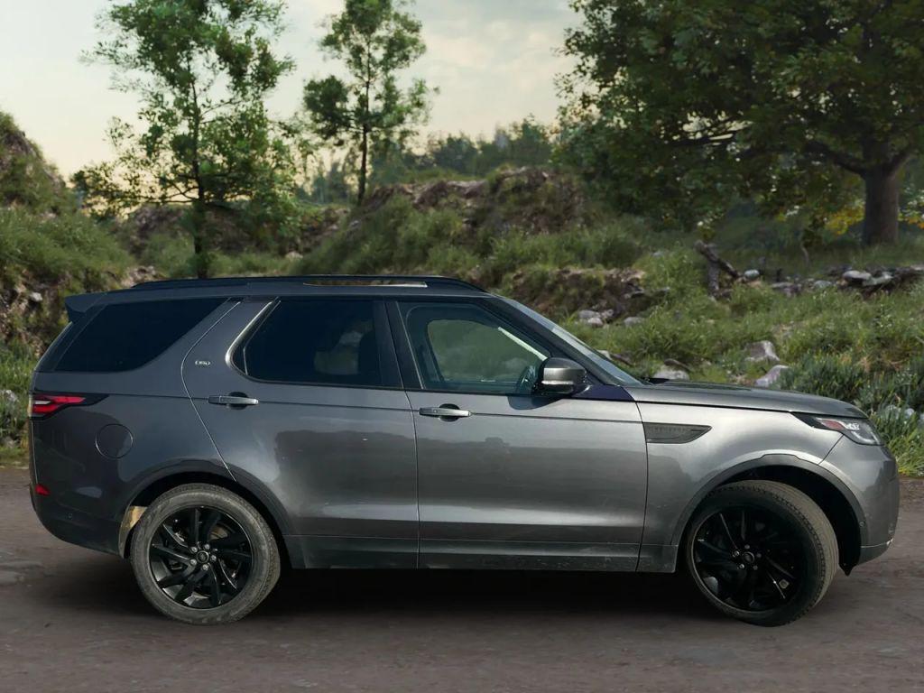 used 2018 Land Rover Discovery car, priced at $19,989