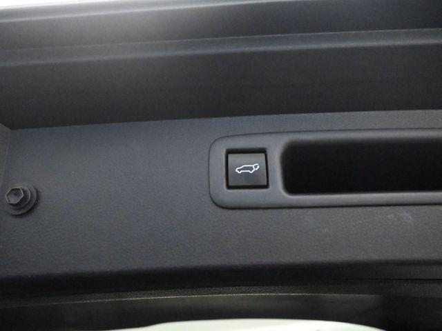 used 2024 Toyota Highlander car, priced at $32,982