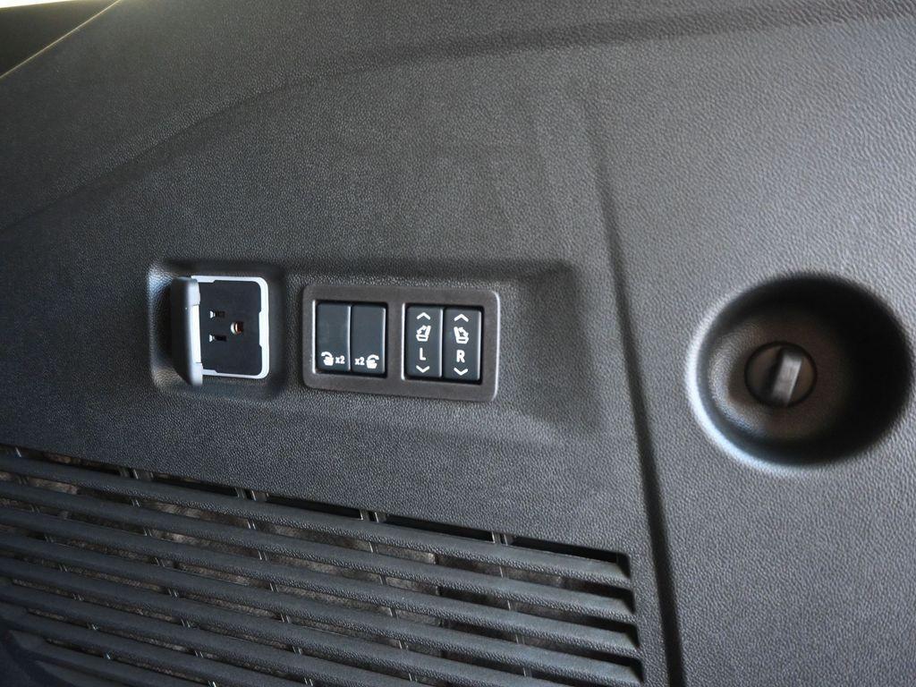 new 2025 Chevrolet Suburban car, priced at $101,115