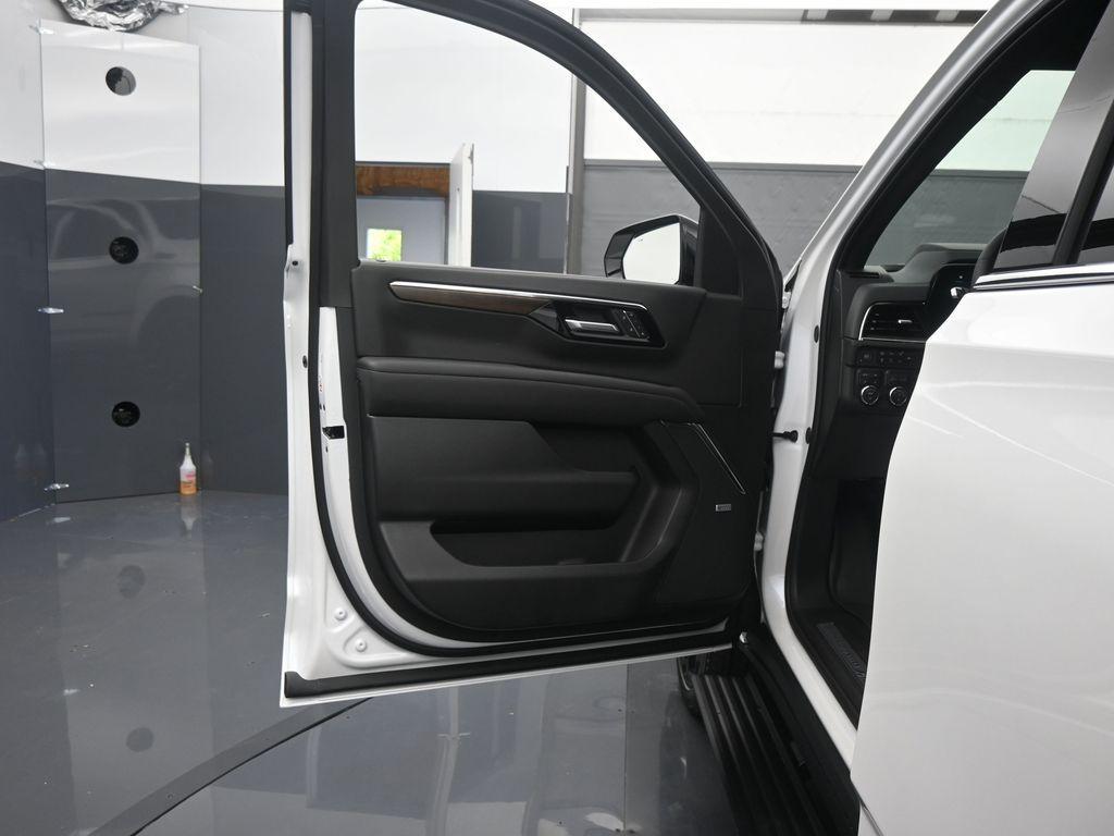 new 2025 Chevrolet Suburban car, priced at $101,115