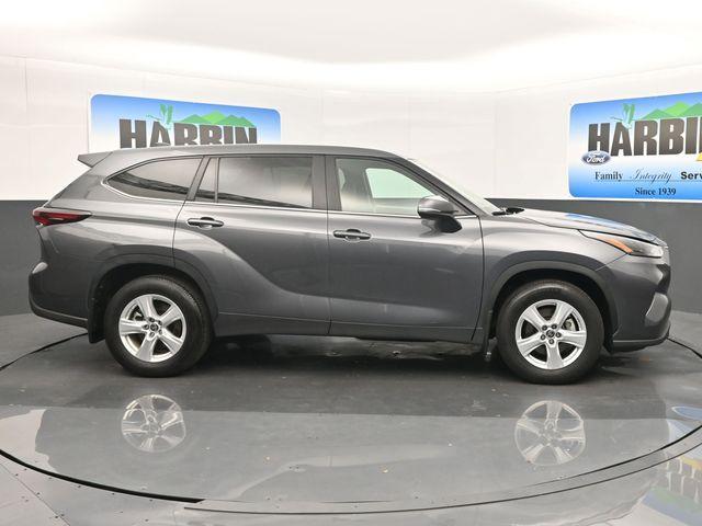 used 2024 Toyota Highlander car, priced at $32,488