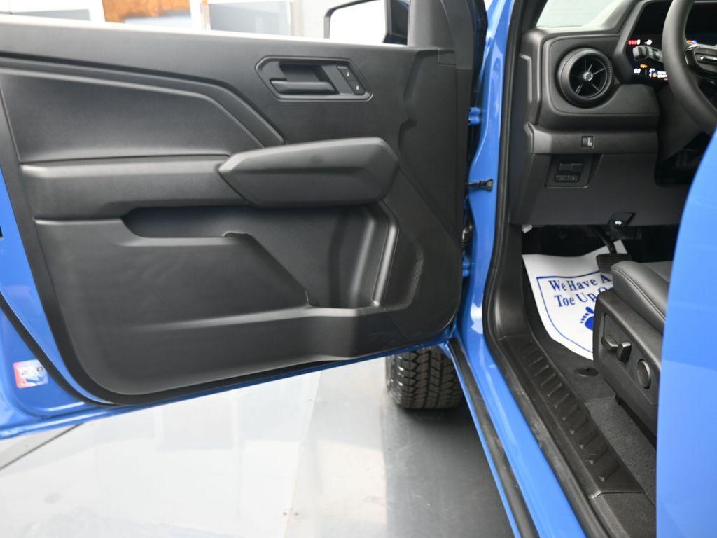 new 2025 Chevrolet Colorado car, priced at $48,015