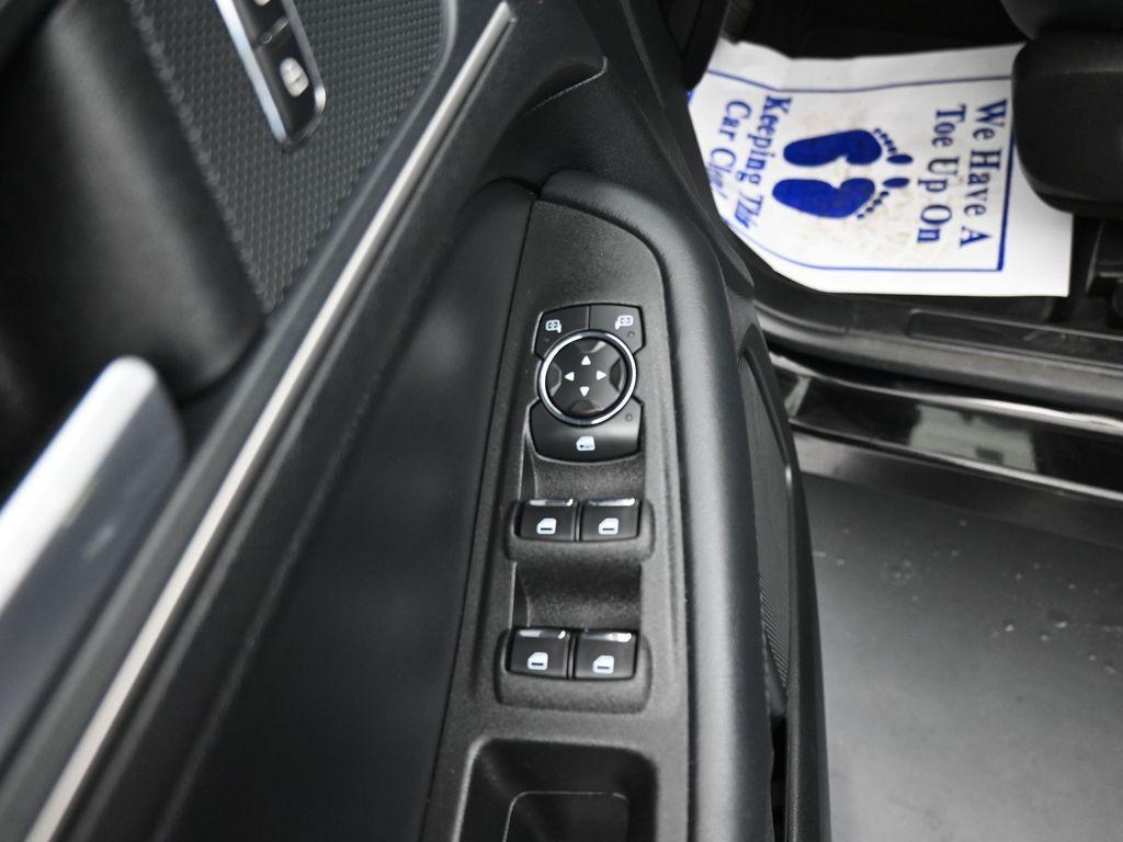 used 2024 Ford Edge car, priced at $22,982