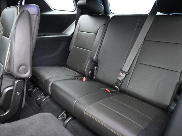 used 2023 Chevrolet Traverse car, priced at $36,982