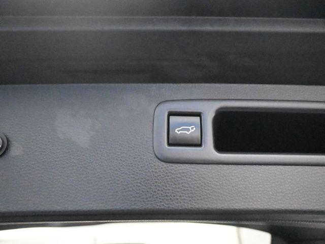 used 2024 Toyota Highlander car, priced at $32,982