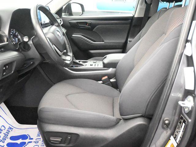 used 2024 Toyota Highlander car, priced at $32,982