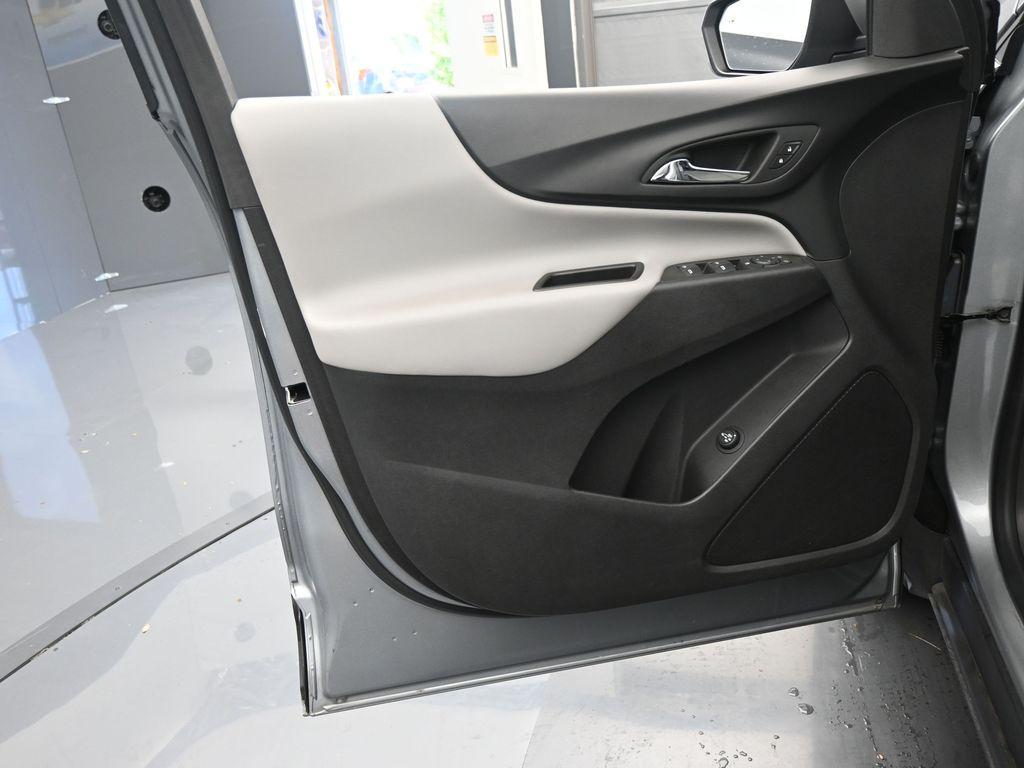 used 2024 Chevrolet Equinox car, priced at $19,488