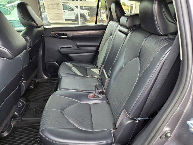 used 2021 Toyota Highlander car, priced at $30,988