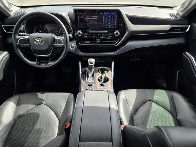 used 2021 Toyota Highlander car, priced at $30,988