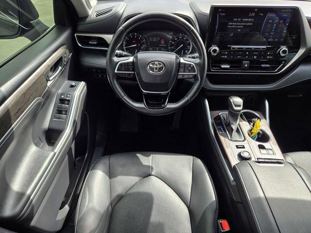 used 2021 Toyota Highlander car, priced at $30,988