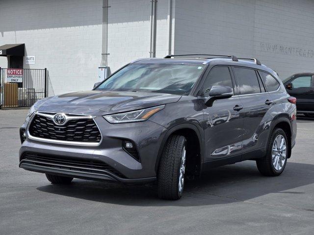 used 2021 Toyota Highlander car, priced at $30,988