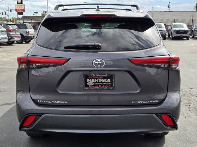 used 2021 Toyota Highlander car, priced at $30,988