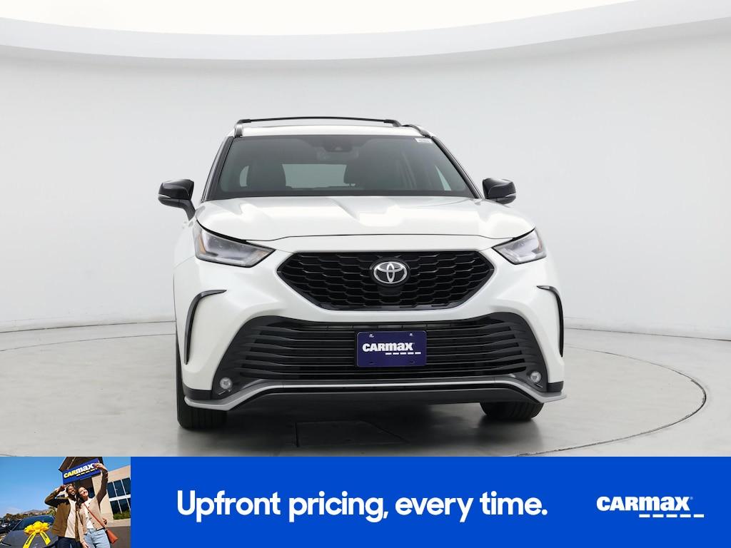 used 2021 Toyota Highlander car, priced at $36,998