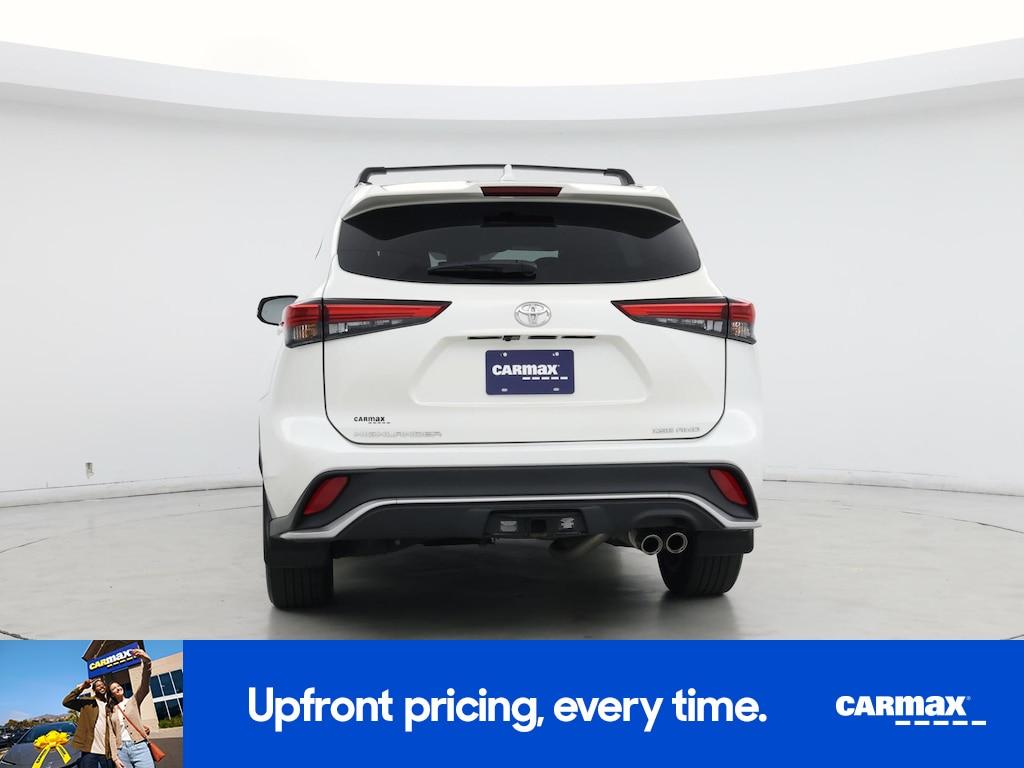 used 2021 Toyota Highlander car, priced at $36,998