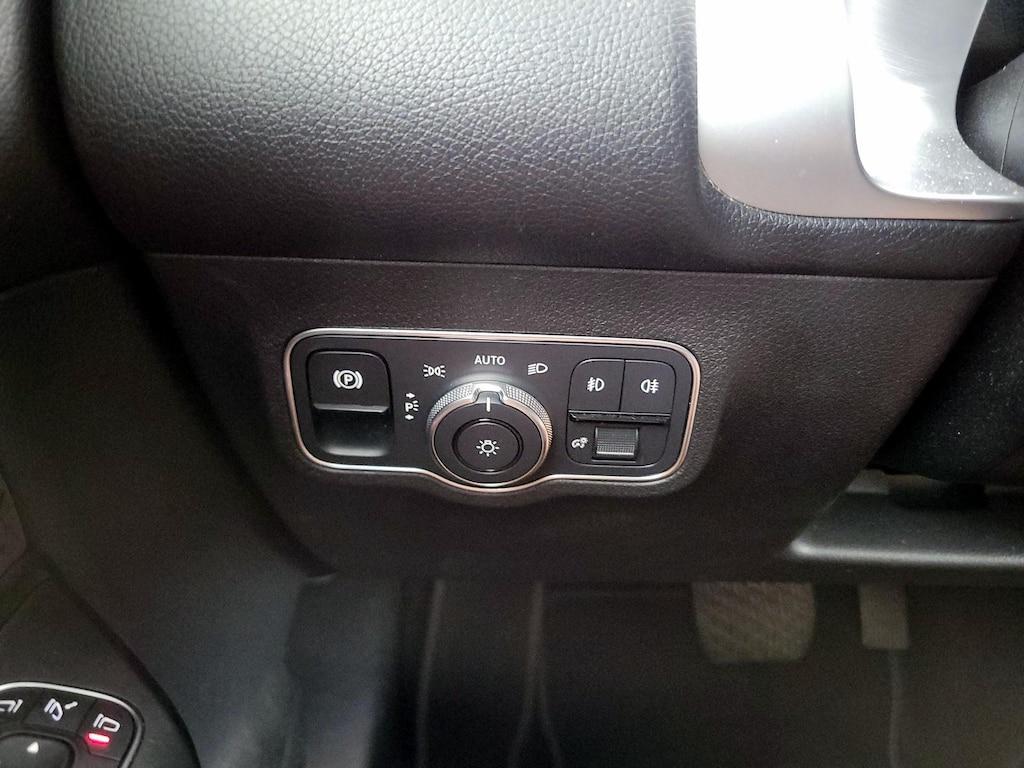 used 2022 Mercedes-Benz GLB 250 car, priced at $28,998