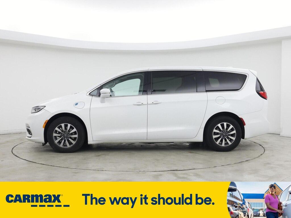 used 2022 Chrysler Pacifica Hybrid car, priced at $25,998