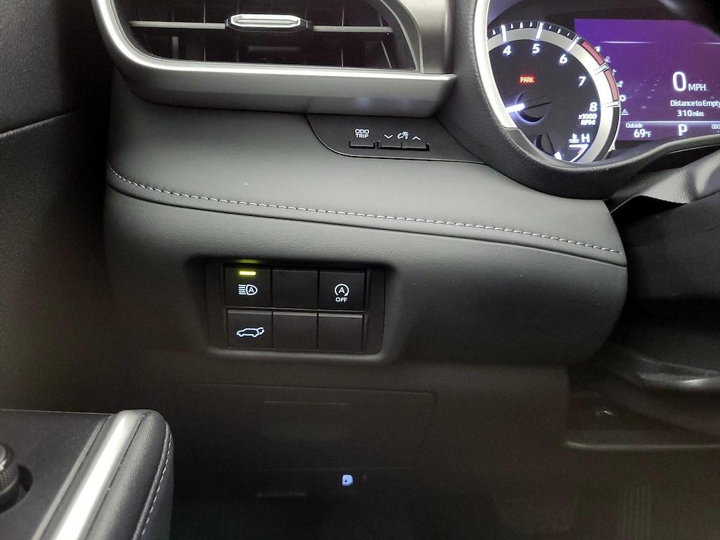 used 2023 Toyota Highlander car, priced at $40,998