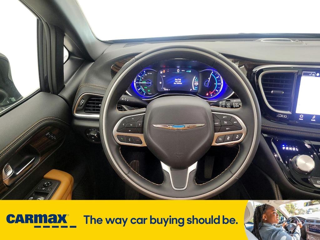 used 2021 Chrysler Pacifica Hybrid car, priced at $39,998