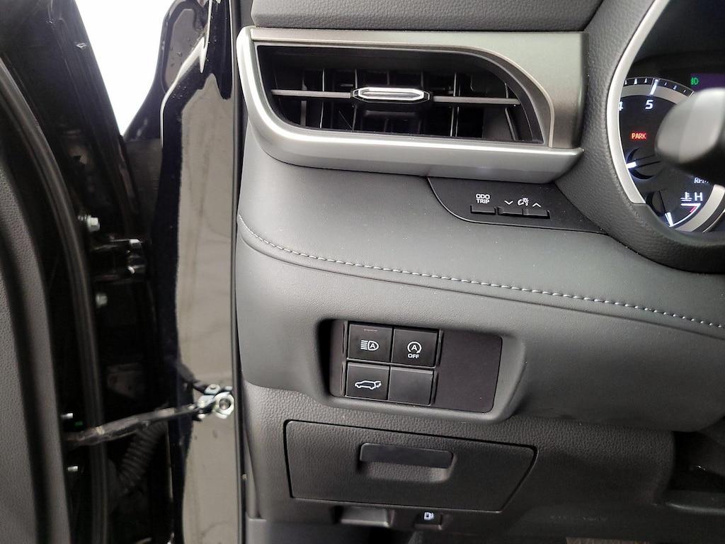 used 2023 Toyota Highlander car, priced at $35,998