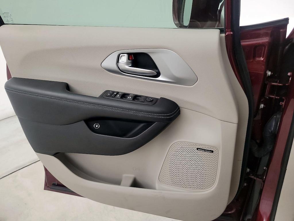 used 2018 Chrysler Pacifica Hybrid car, priced at $24,998