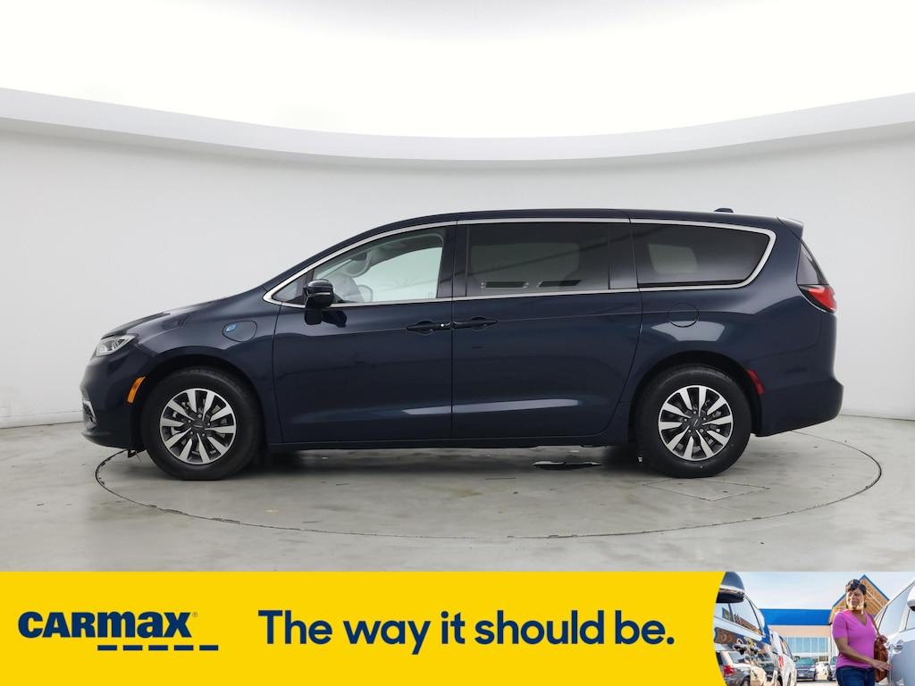 used 2022 Chrysler Pacifica Hybrid car, priced at $31,998