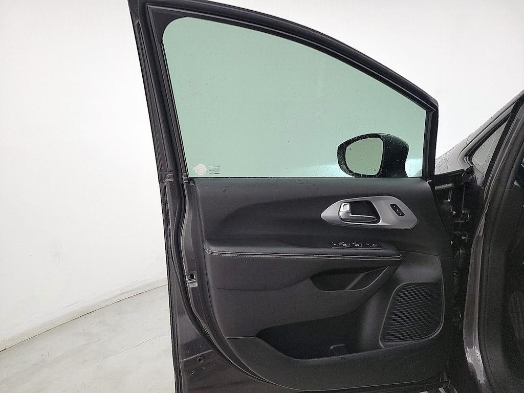 used 2020 Chrysler Pacifica car, priced at $31,998