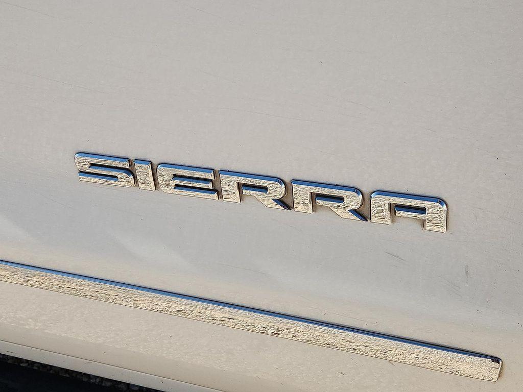 used 2018 GMC Sierra 1500 car, priced at $28,998