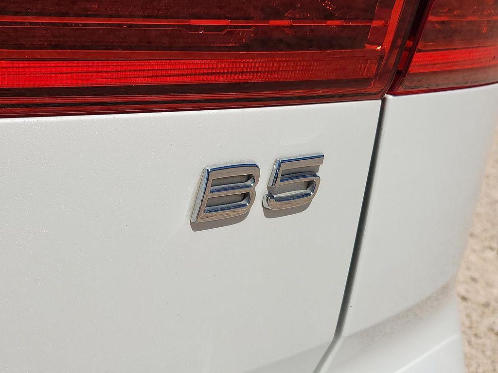 used 2022 Volvo XC60 car, priced at $27,998