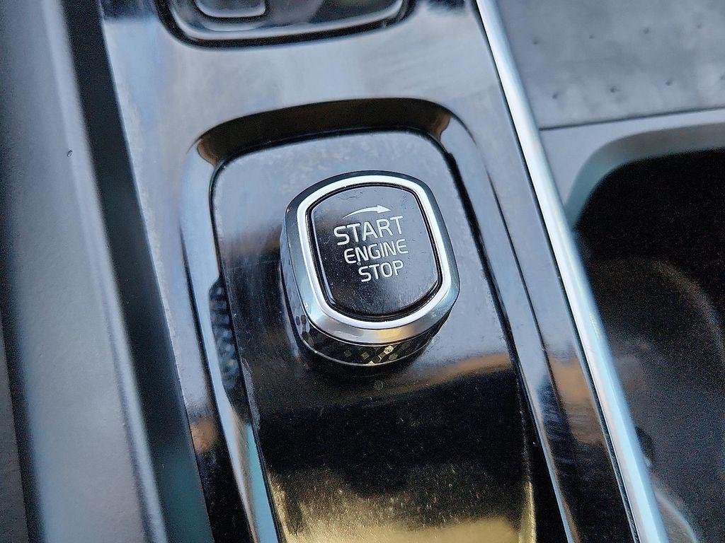 used 2022 Volvo XC60 car, priced at $27,998