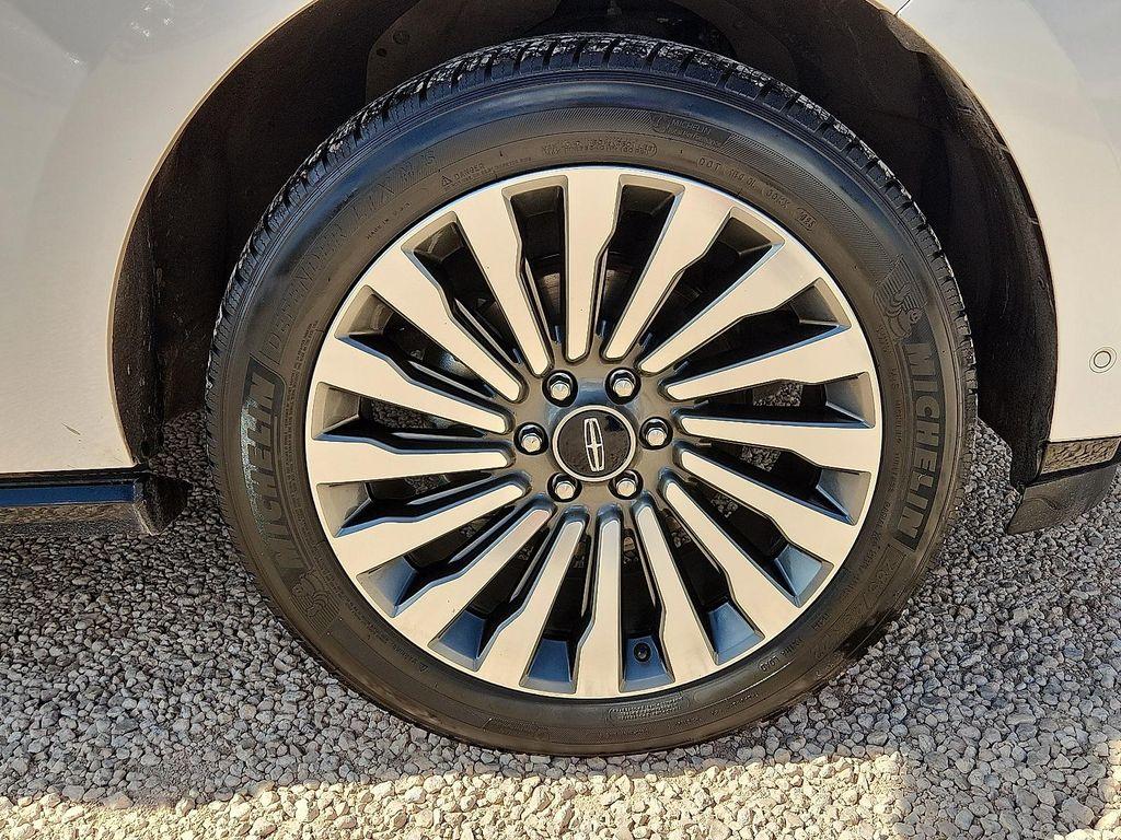 used 2019 Lincoln Navigator car, priced at $37,998