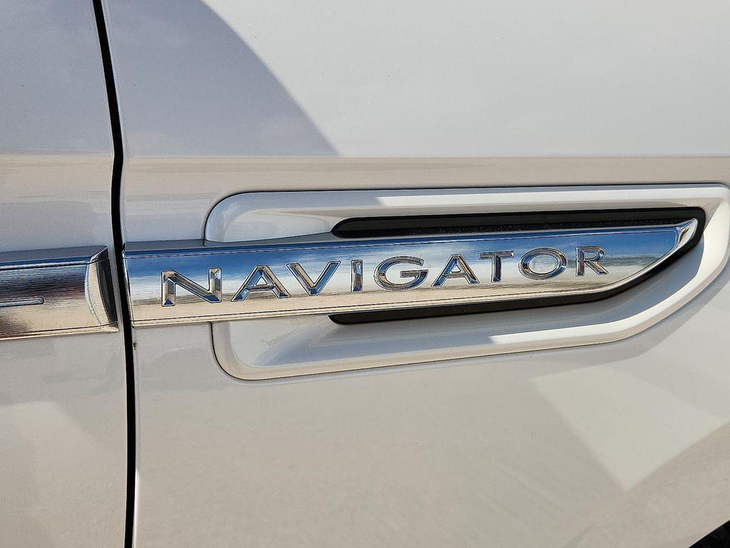 used 2019 Lincoln Navigator car, priced at $37,998
