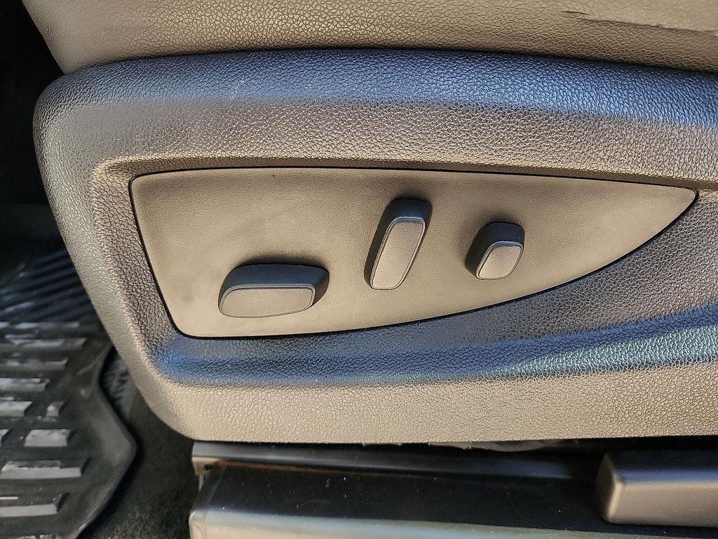 used 2014 Chevrolet Silverado 1500 car, priced at $27,998