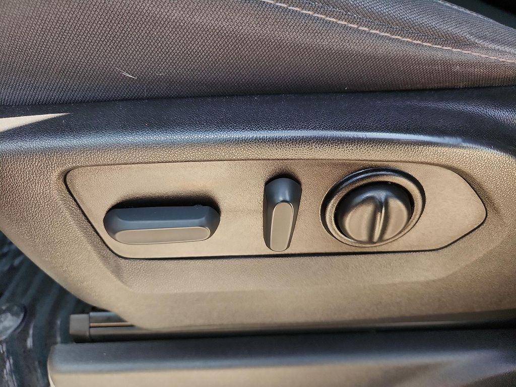 used 2022 Chevrolet Silverado 1500 car, priced at $28,998