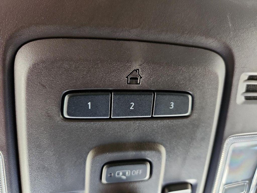 used 2022 Chevrolet Tahoe car, priced at $53,998