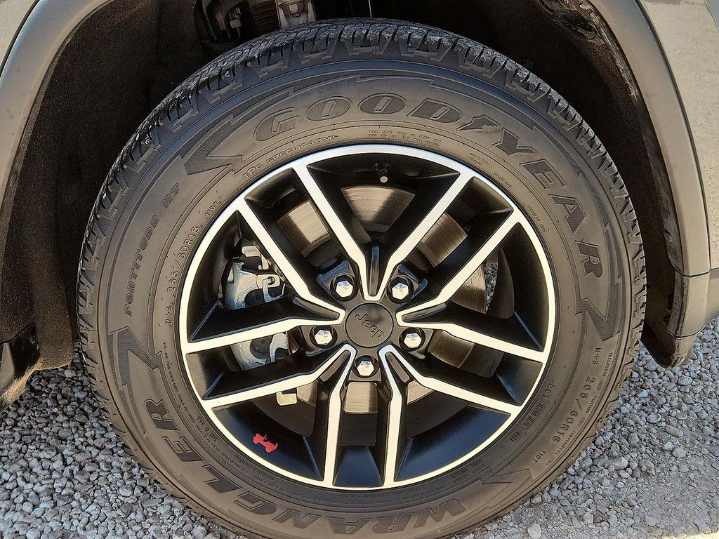 used 2021 Jeep Grand Cherokee car, priced at $23,998